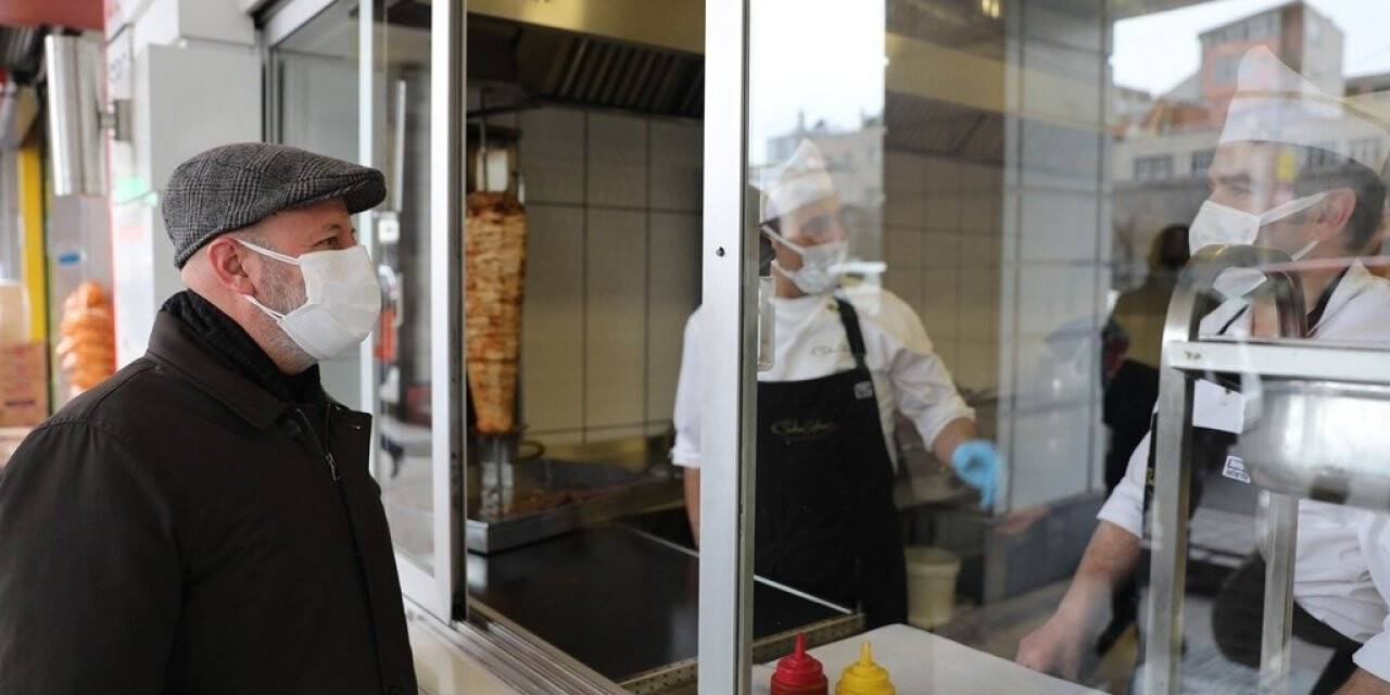 Başkan Çolakbayrakdar, “2021 yılında 506 iş yeri açıldı ve 32 bin 652 denetim gerçekleştirildi”