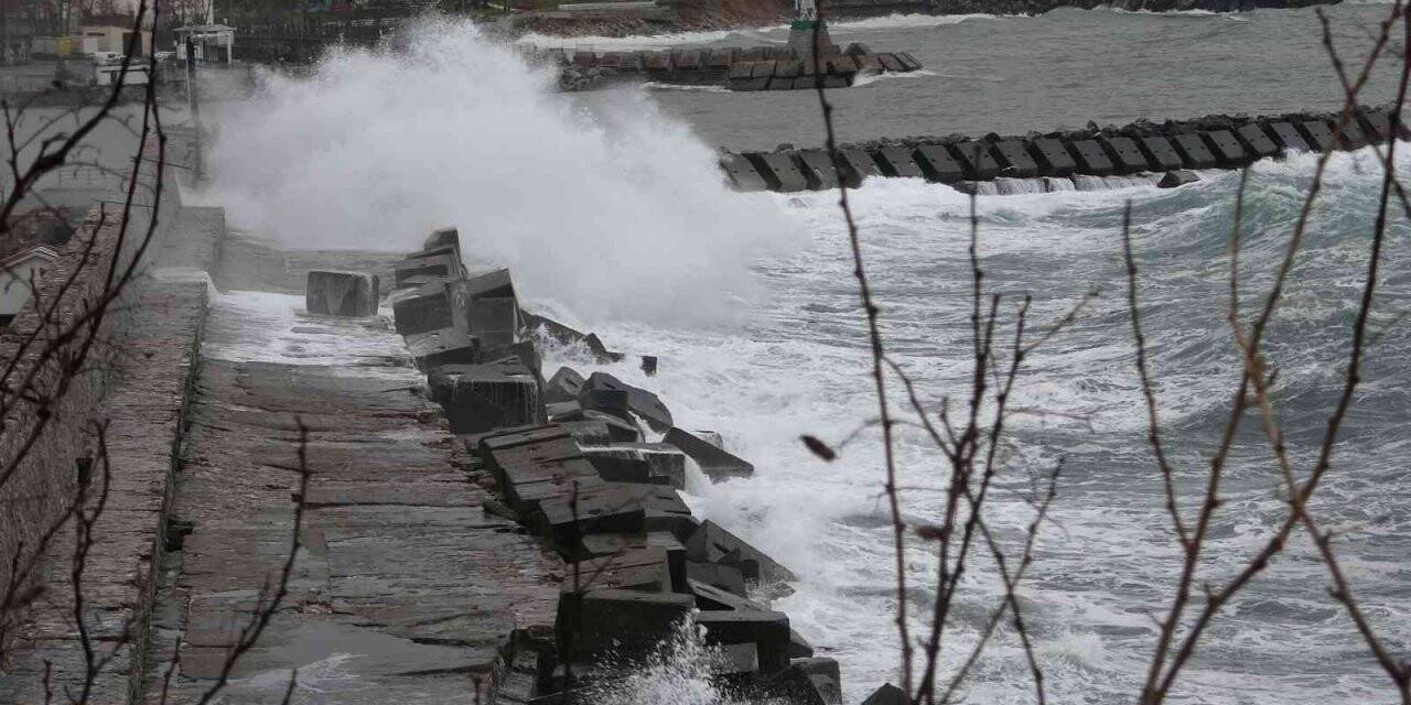 Batı Karadeniz’de kuvvetli fırtına