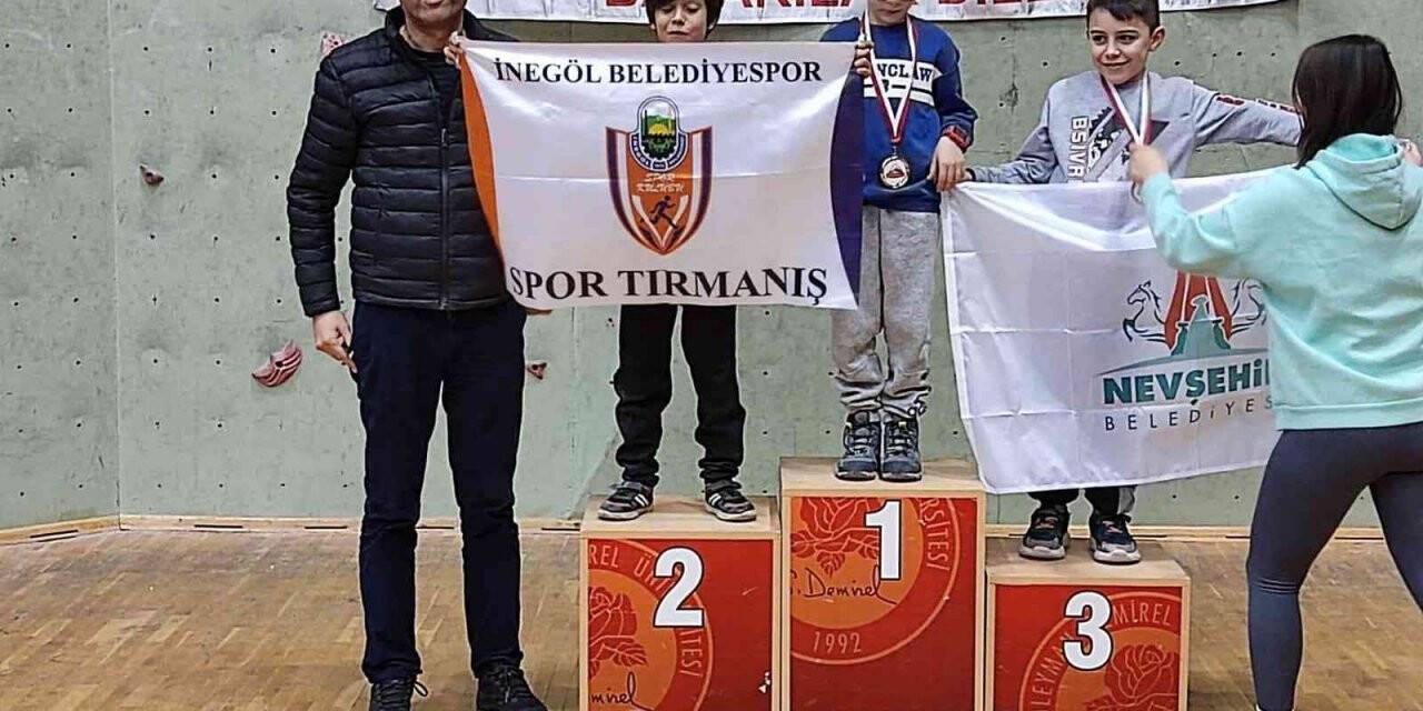 Küçük dağcılar madalyalara ambargo koydu