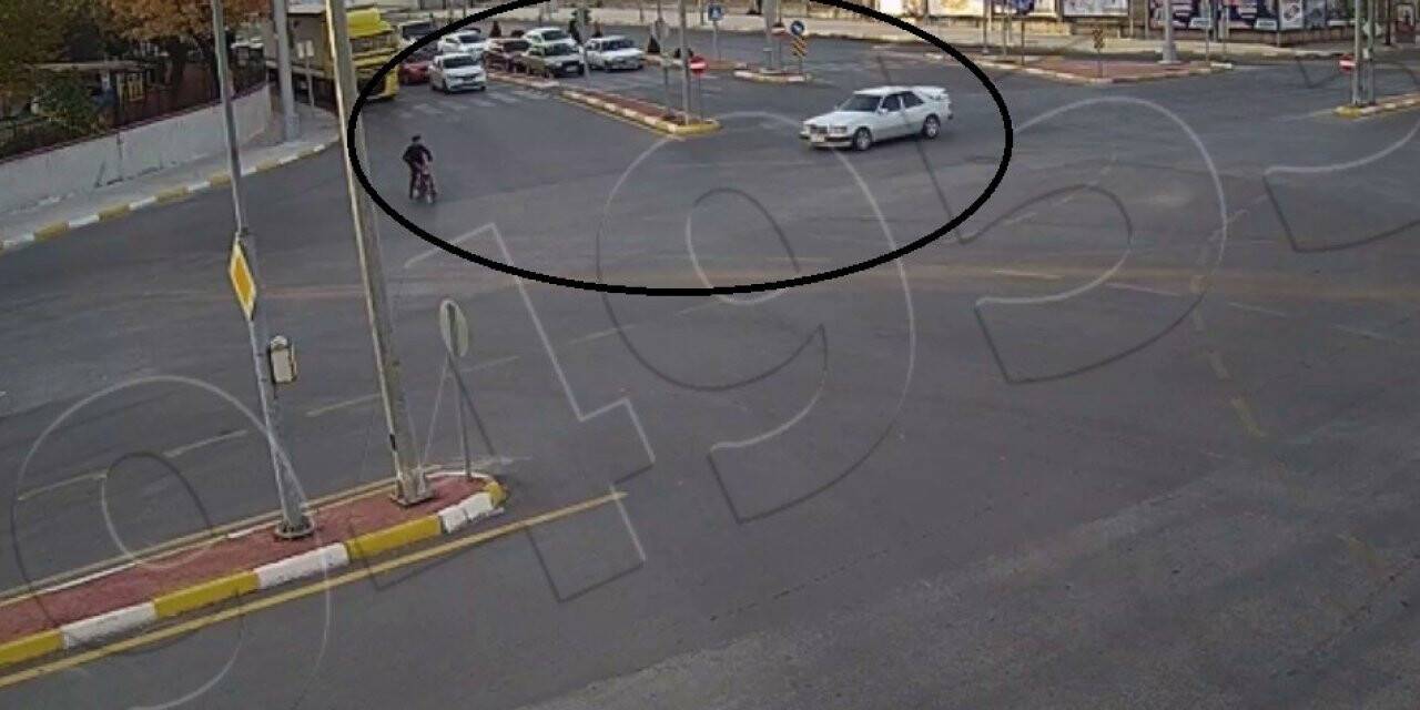 Motosiklet sürücüsü ve yayanın ölümden döndüğü kaza anları kamerada