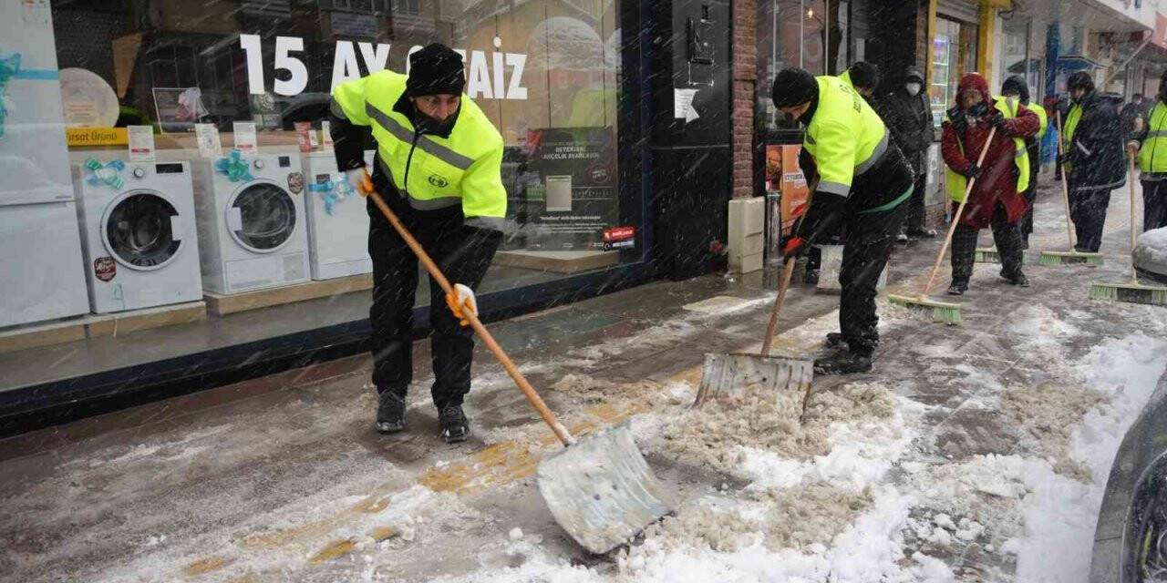 Bozüyük beyaza büründü