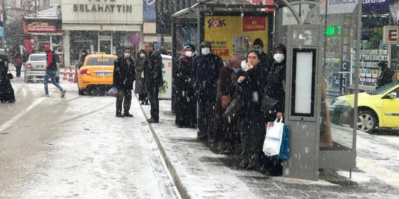Elazığ beyaz gelinliğini giydi