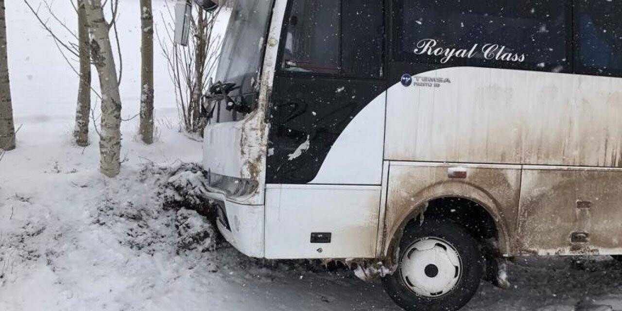 Öğrenci servisi yoldan çıktı 2 öğrenci hafif şekilde yaralandı