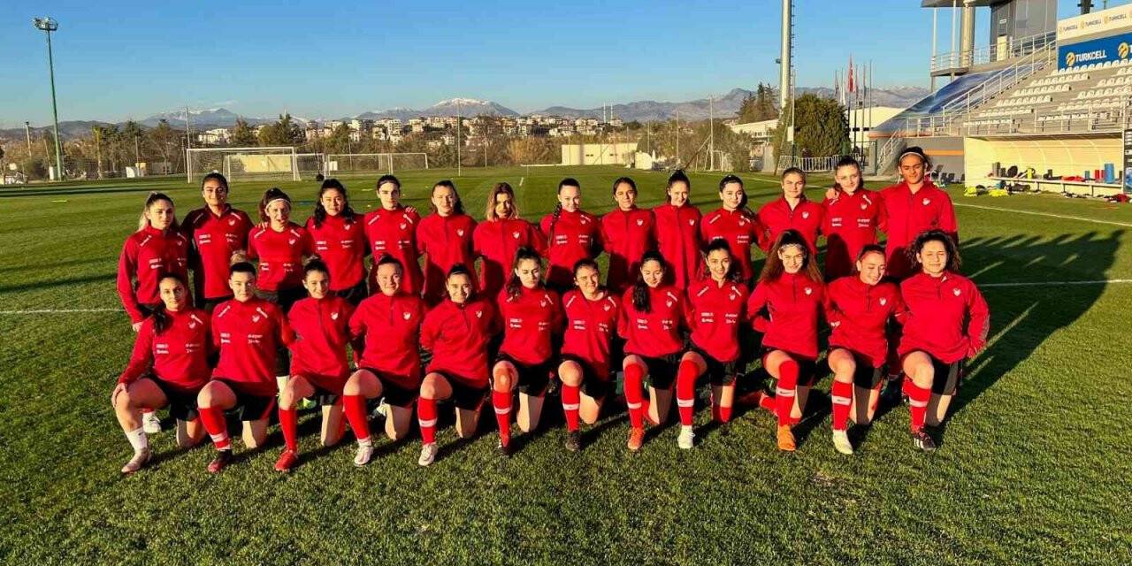 U19 Kadın Milli Takımı’nın hazırlık kampı başladı