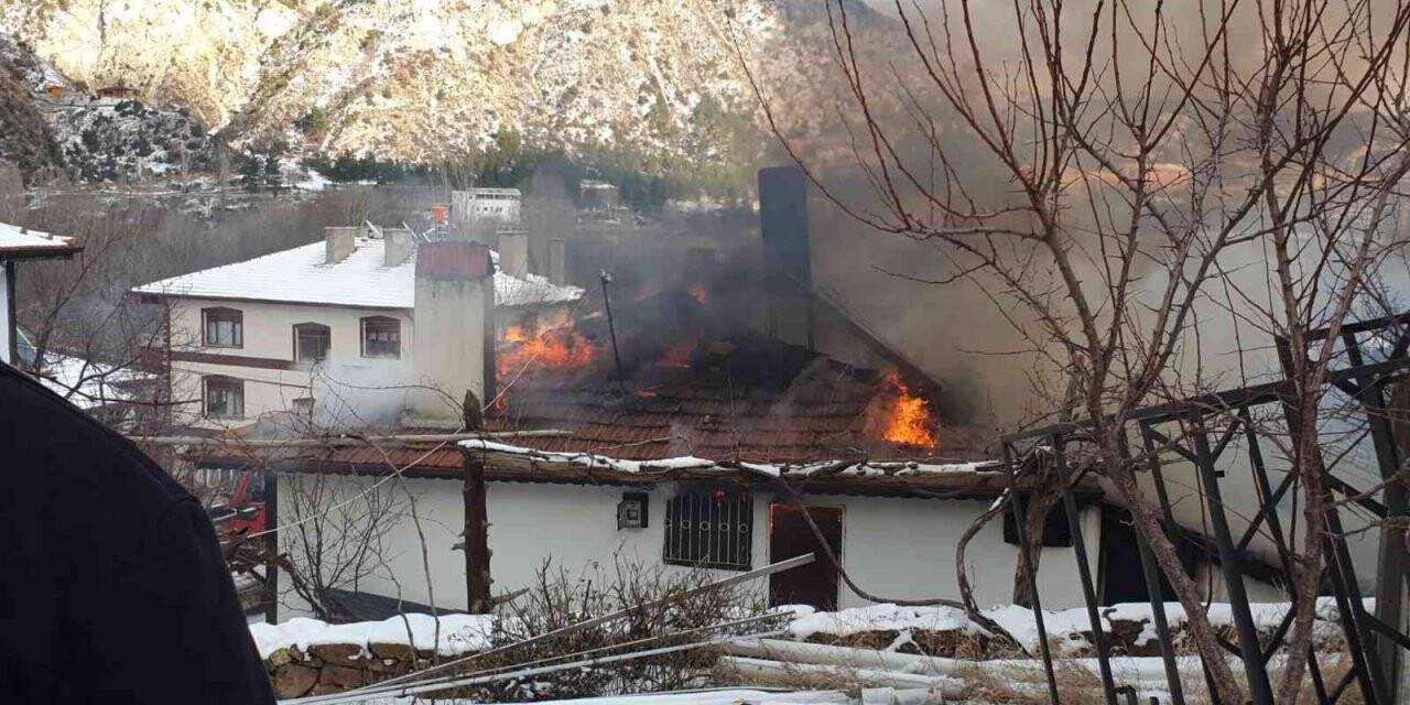 Ankara’da çıkan yangın korkuttu