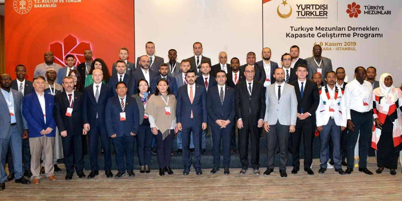 YTB, Türkiye mezunlarını tek çatı altında buluşturuyor