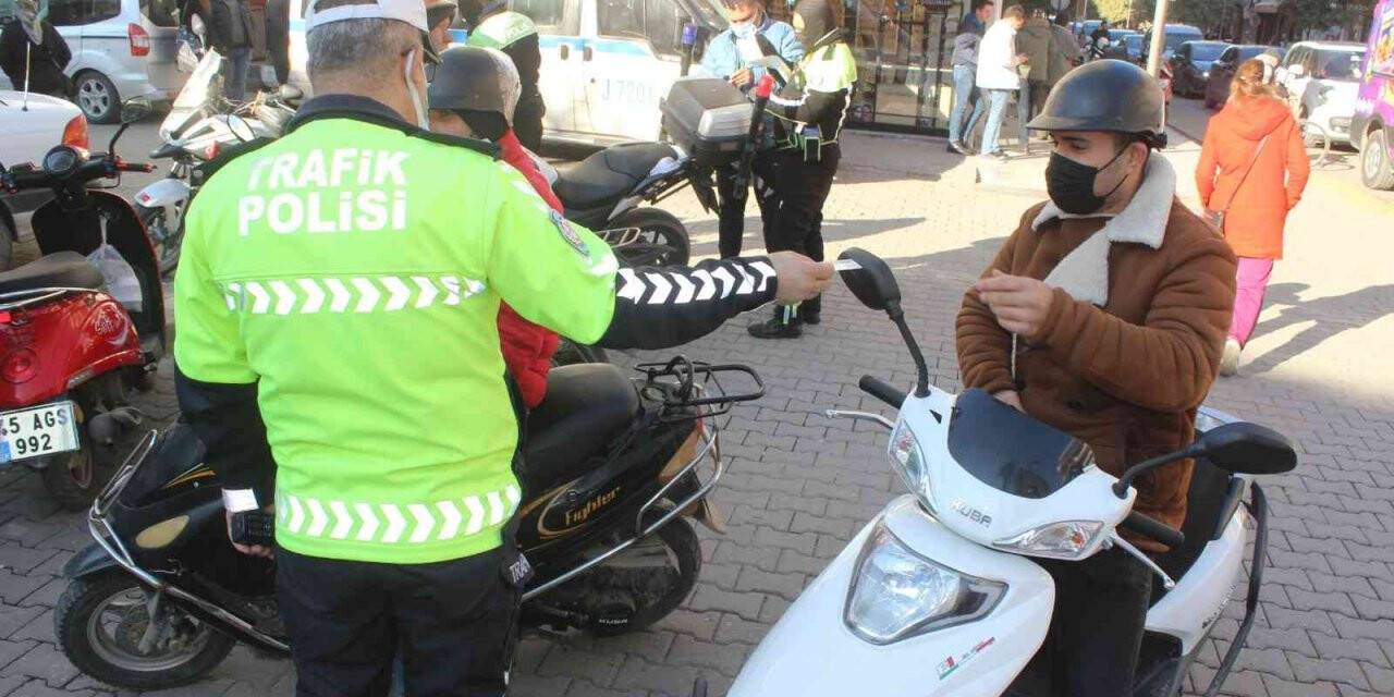 Salihli’de trafik ekiplerinden motosiklet uygulaması