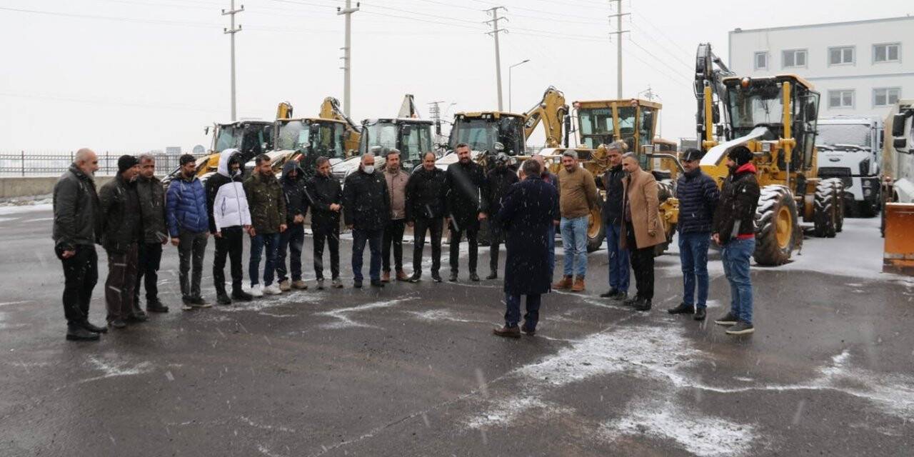 Başkan Beyoğlu’ndan ekiplere ‘bu gece uyumak yok’ talimatı