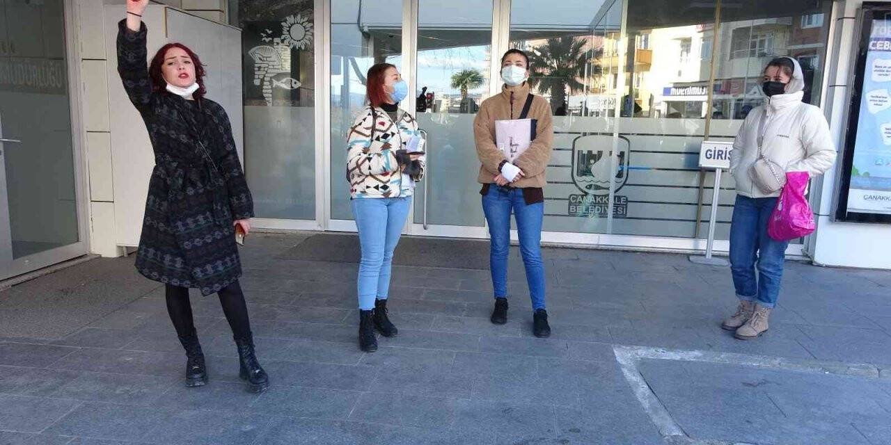 CHP’li belediyenin ulaşım zammını öğrenciler protesto etti