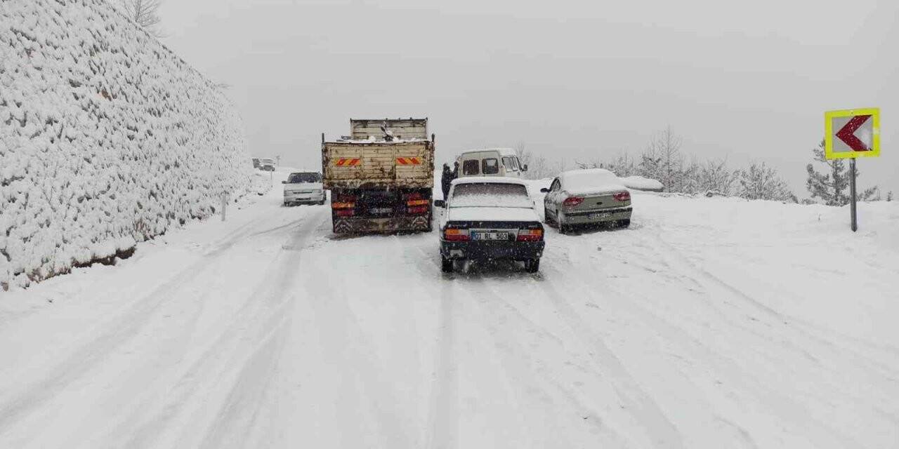 Adana’nın kuzeyinde kar sevinci