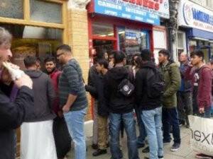 İngiliz gazetesine kızdı 600 Kg döner dağıttı