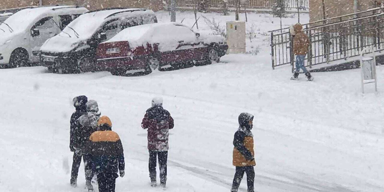 Elazığ’da okullara kar tatili
