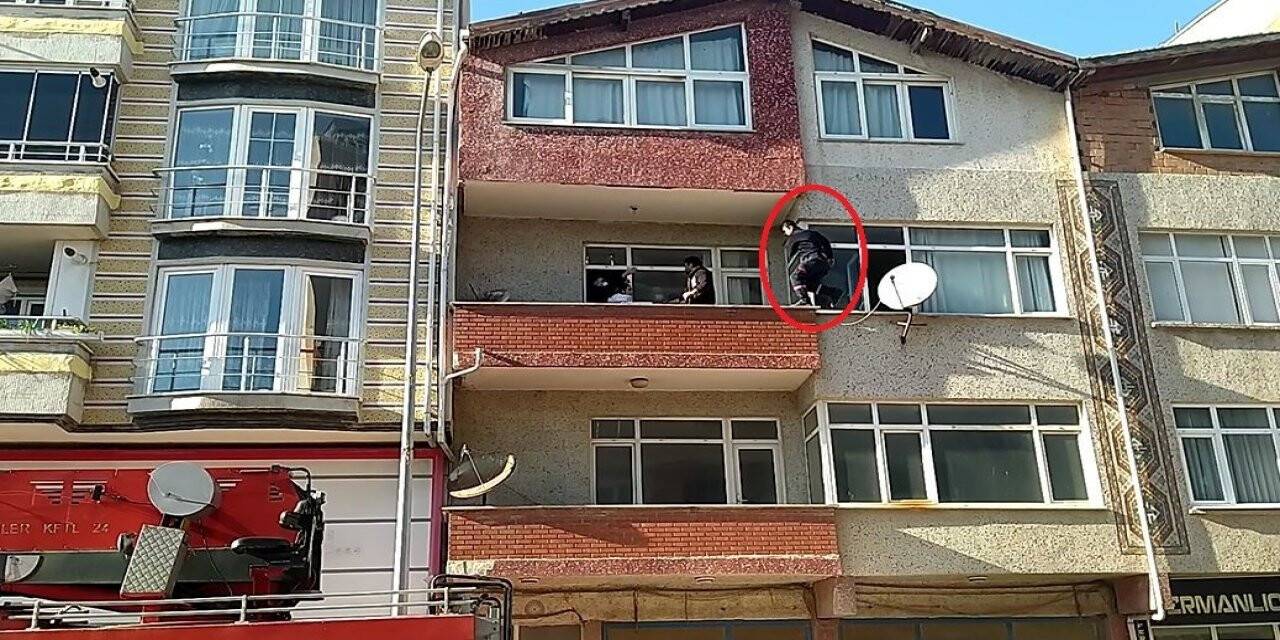 Tekirdağ’da korku dolu anlar kamerada: Atlamaya çalışan genci kurtarmak için balkondan balkona atladı