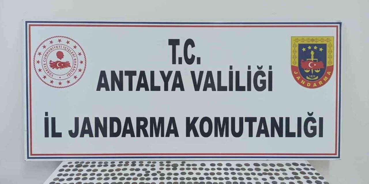 Antalya’da 474 adet sikke ele geçirildi