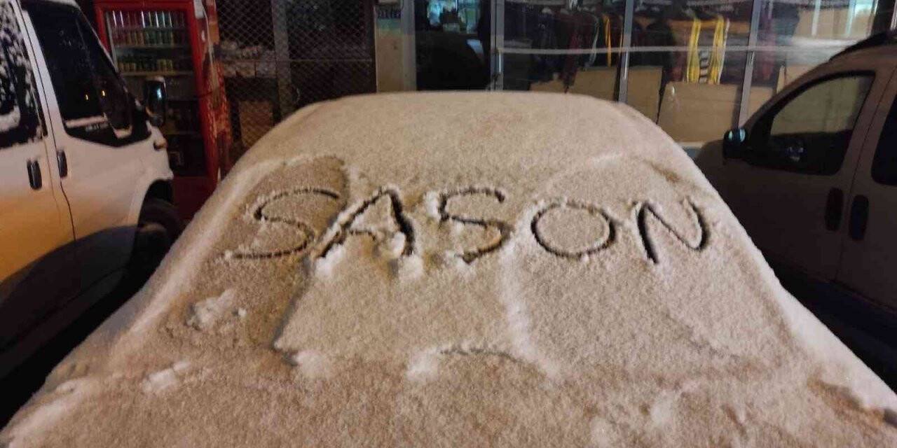 Sason’da okullar kar yağışı nedeniyle 1 gün tatil edildi