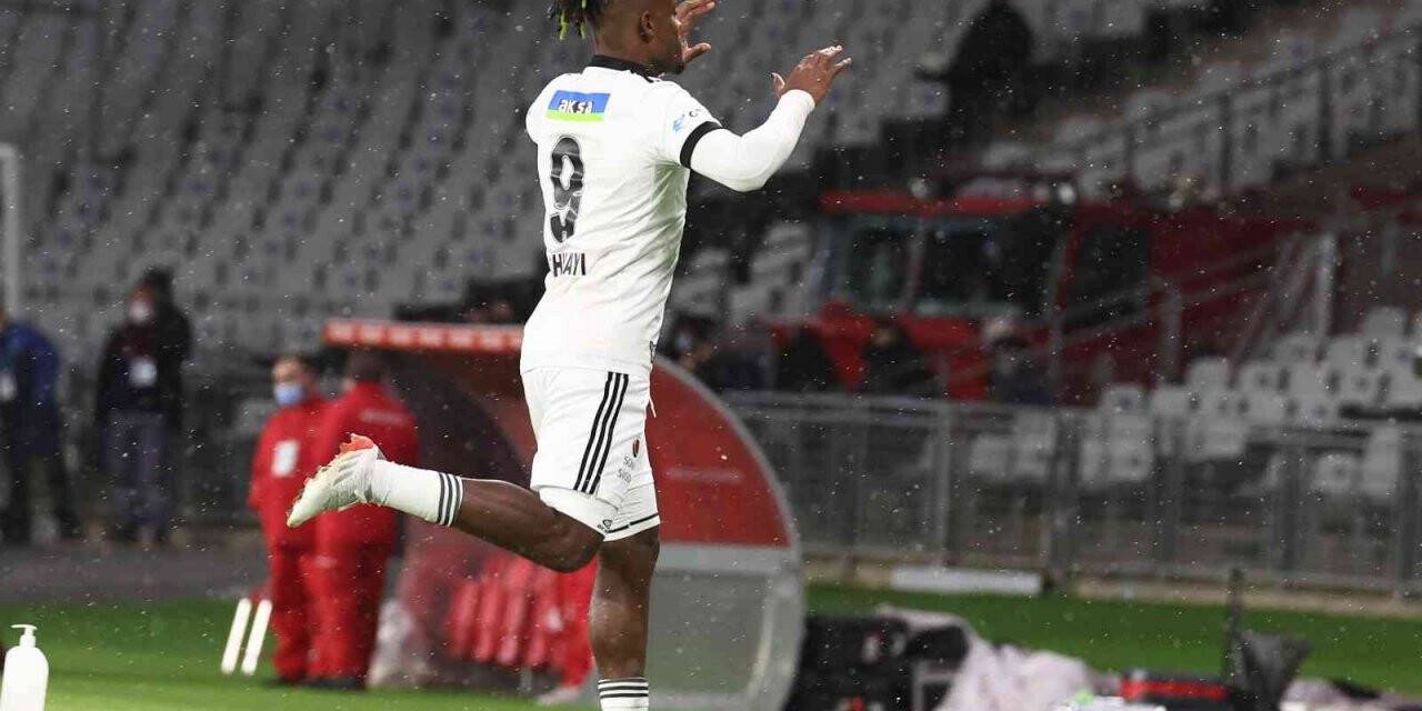 Batshuayi seriye bağladı