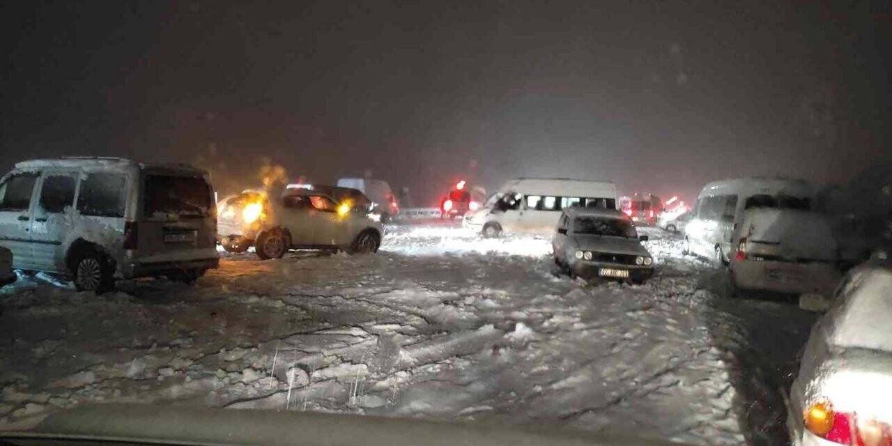 Malatya’da kar ulaşımı olumsuz etkiledi