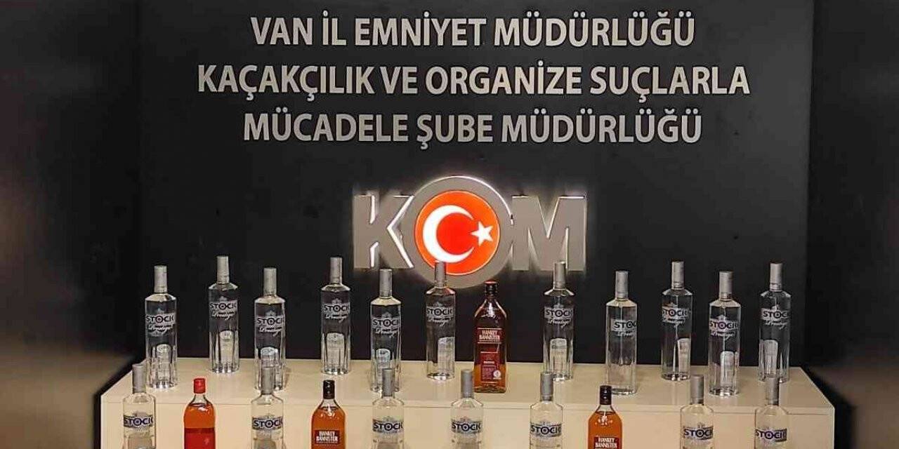 Van’da kaçak içki, puro ve cinsel içerikli ürün ele geçirildi