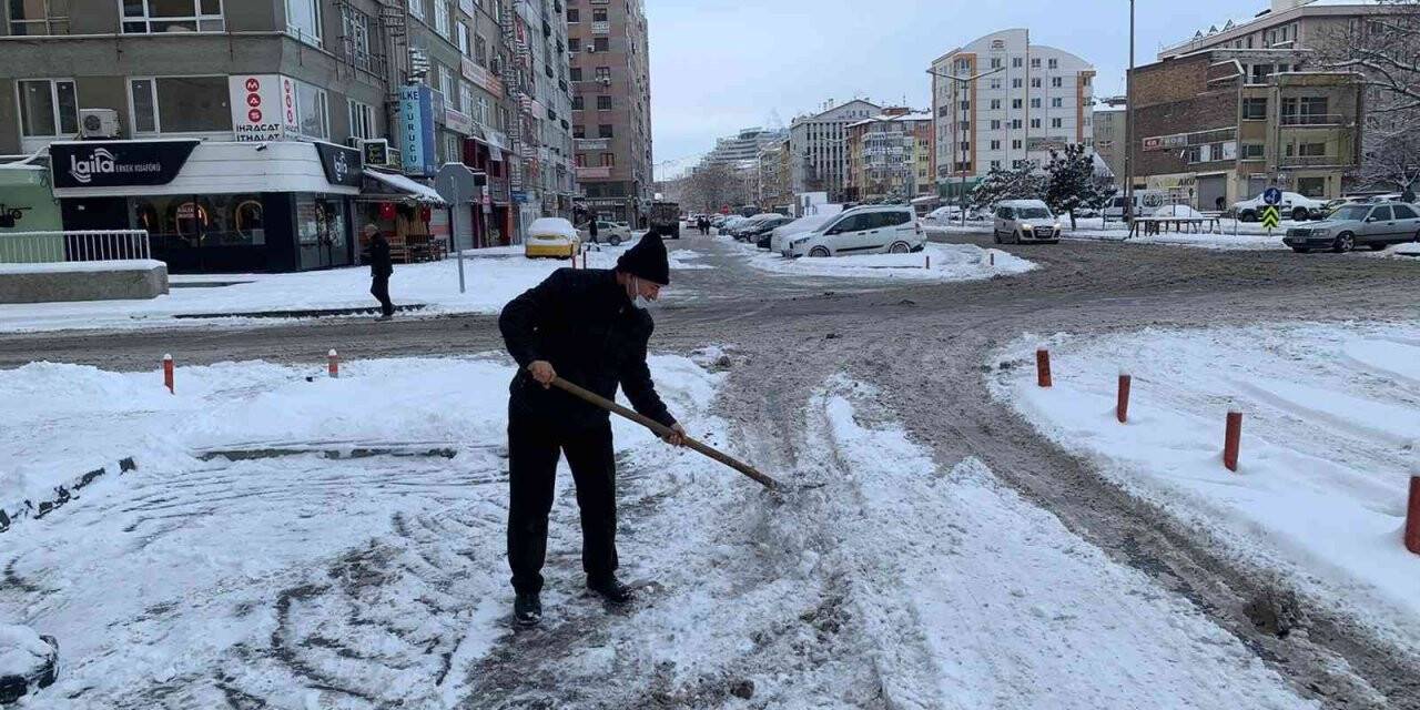 Kayseri’de 375 köy yolu ulaşıma kapandı