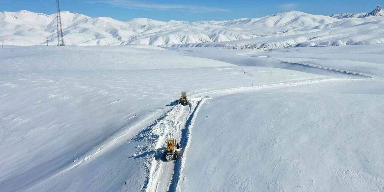 Eksi 30 derecede karla mücadele çalışması