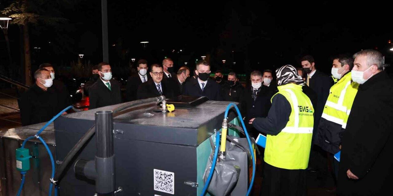 Üç bakan mobil solar sulama sisteminin prototipini inceledi