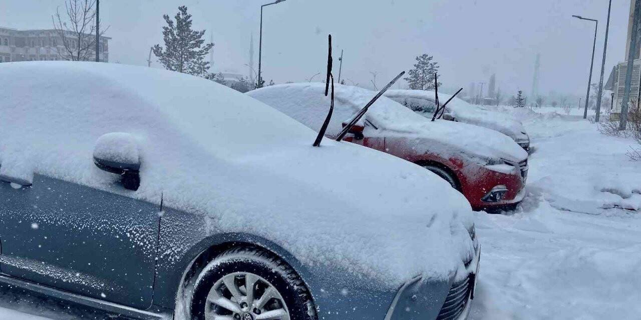 Ağrı’da 191 köy yolu kar nedeniyle ulaşıma kapandı