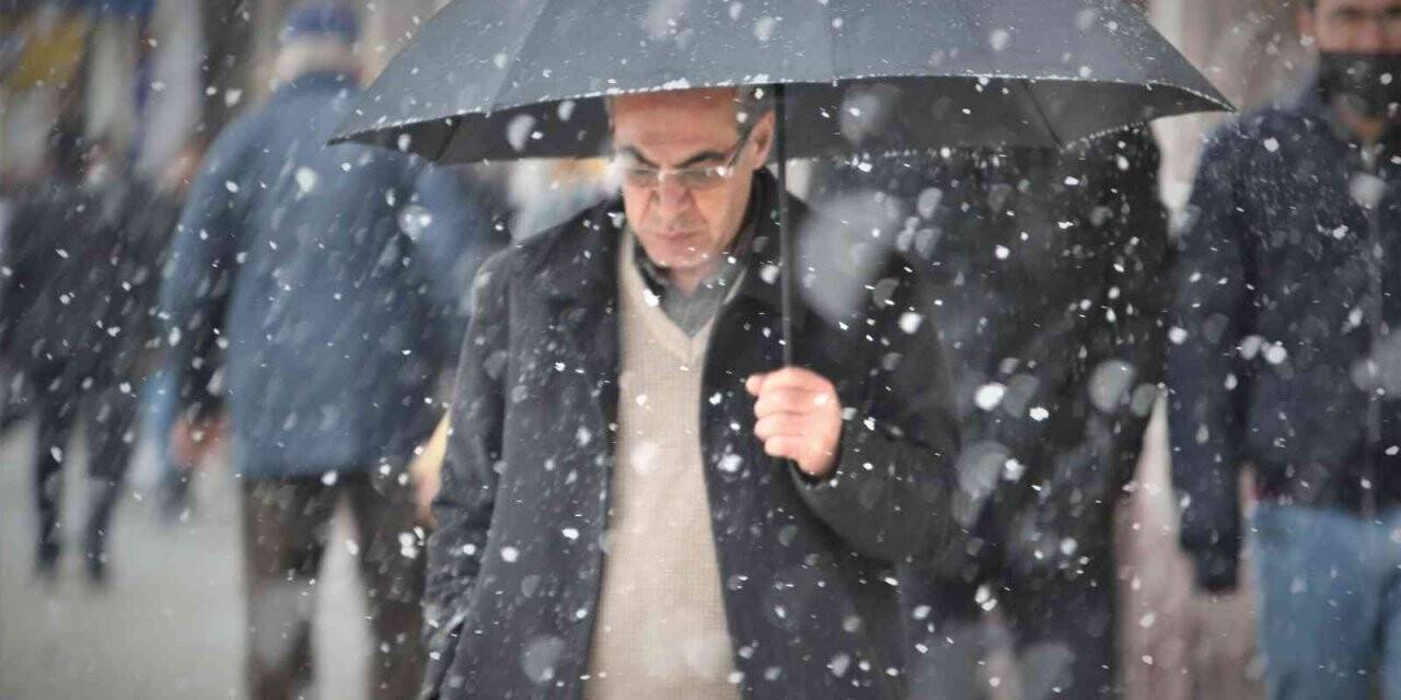 Elazığ’da kar sevinci