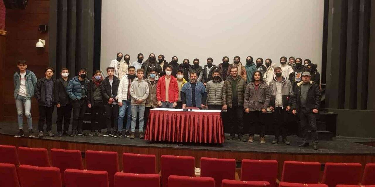 Genç sinemacılar bu atölyede yetişiyor