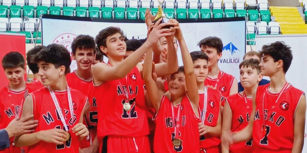Macide Gazioğlu Kükürtlü Ortaokulu basketbolda il şampiyonu oldu
