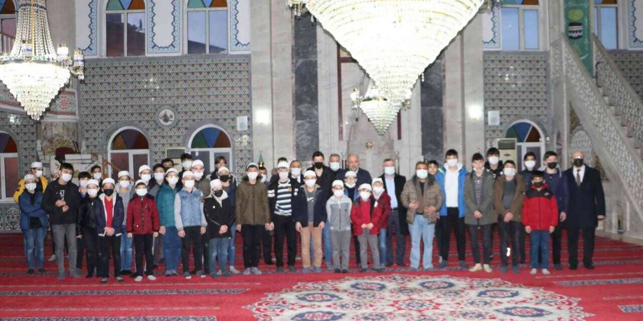 Başkan Özdemir: “İlçemiz için yapılacak her şeyde iş birliğine açığız”