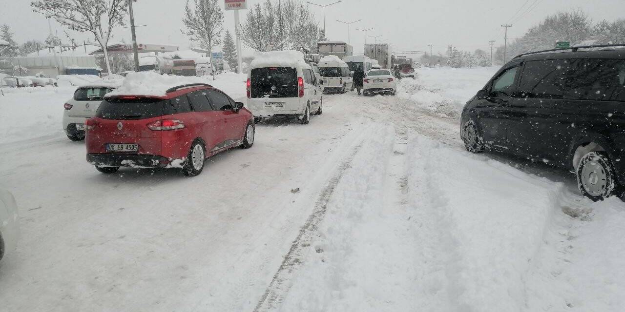 TEM Otoyolu Bolu-Ankara geçişi ulaşıma kapandı