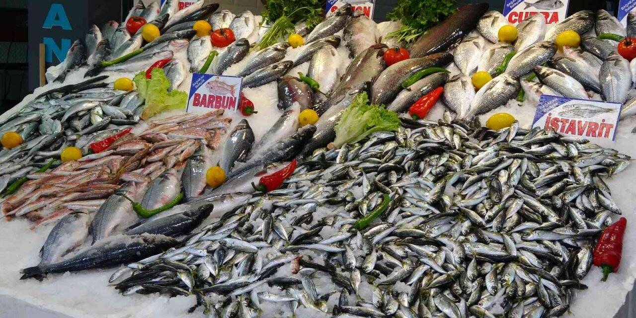 Olumsuz hava balıkçıları vurdu, fiyatlar yükseldi