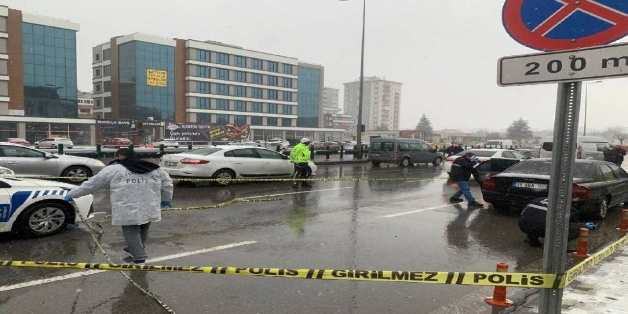 Duruşma sonrasında aracında silahlı saldırıya uğrayan şahıs hayatını kaybetti