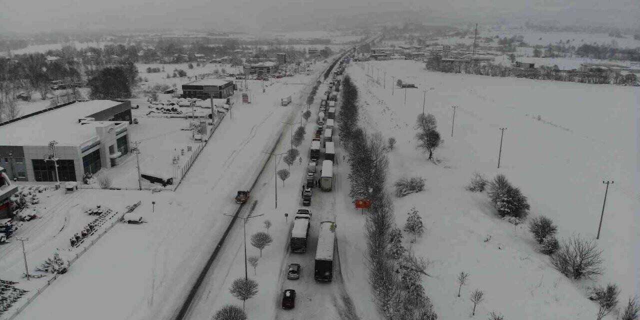 Bolu’da, D100 Karayolu Ankara yönü ulaşıma kapandı