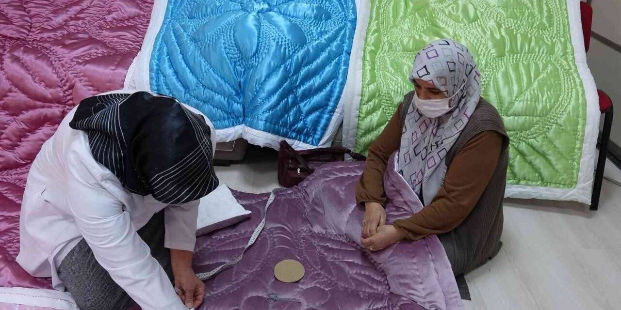 Ercişli ev kadınlarından yorgancılık kursuna büyük ilgi