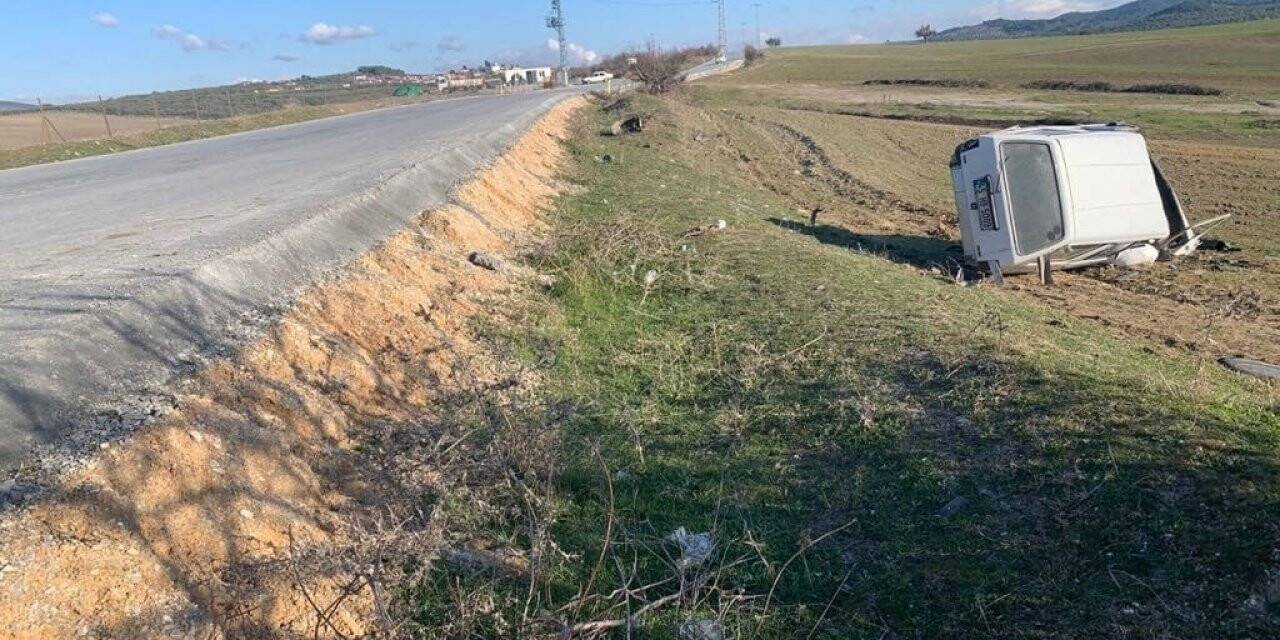 Çocuk sürücünün kullandığı araç şarampole uçtu: 2 yaralı