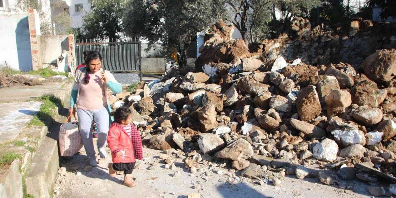 Sarnıç büyük gürültüyle yıkıldı