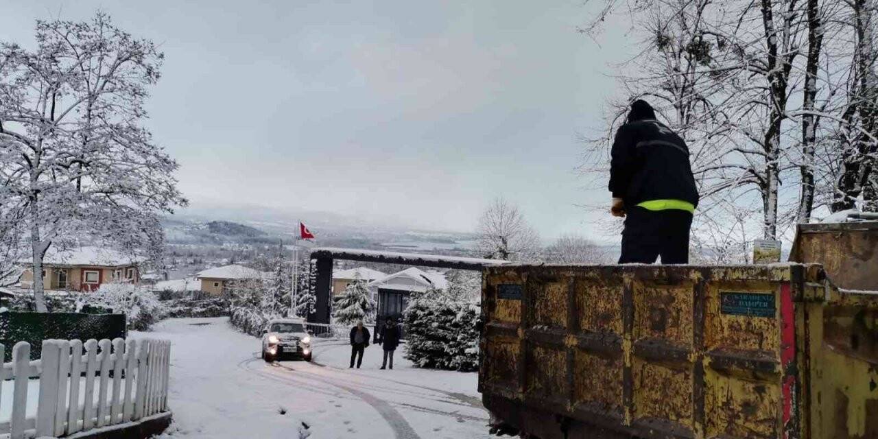 Kartepe Belediyesi kar mesaisinde