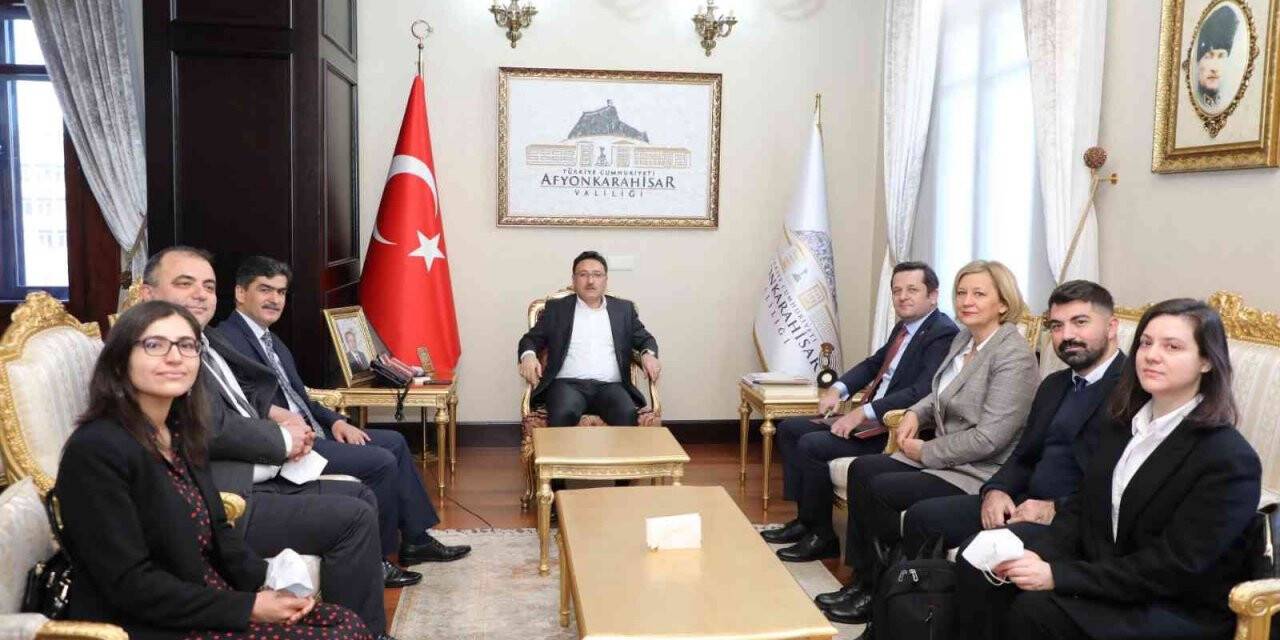 Vali Çiçek: “Afyonkarahisar’ın, ismi Türkiye ile birlikte dünyada da duyulmaya başlandı”