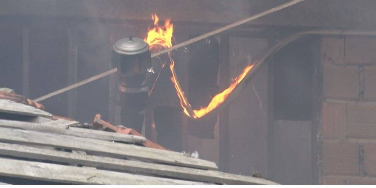 Şişli’de 5 katlı bina alevlere teslim oldu