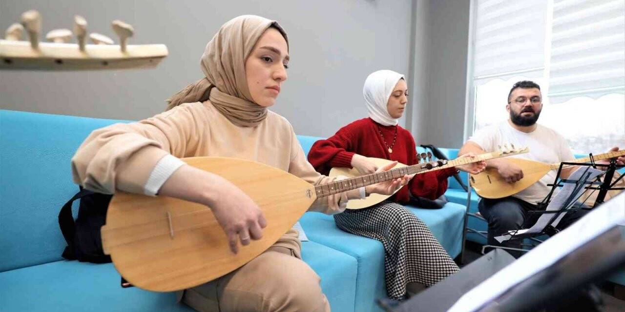 Başiskele Müzik Okulları’nda eğitim devam ediyor
