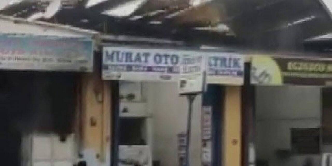 Batman’da şiddetli rüzgar çatıları uçurdu, elektrik tellerini kopardı