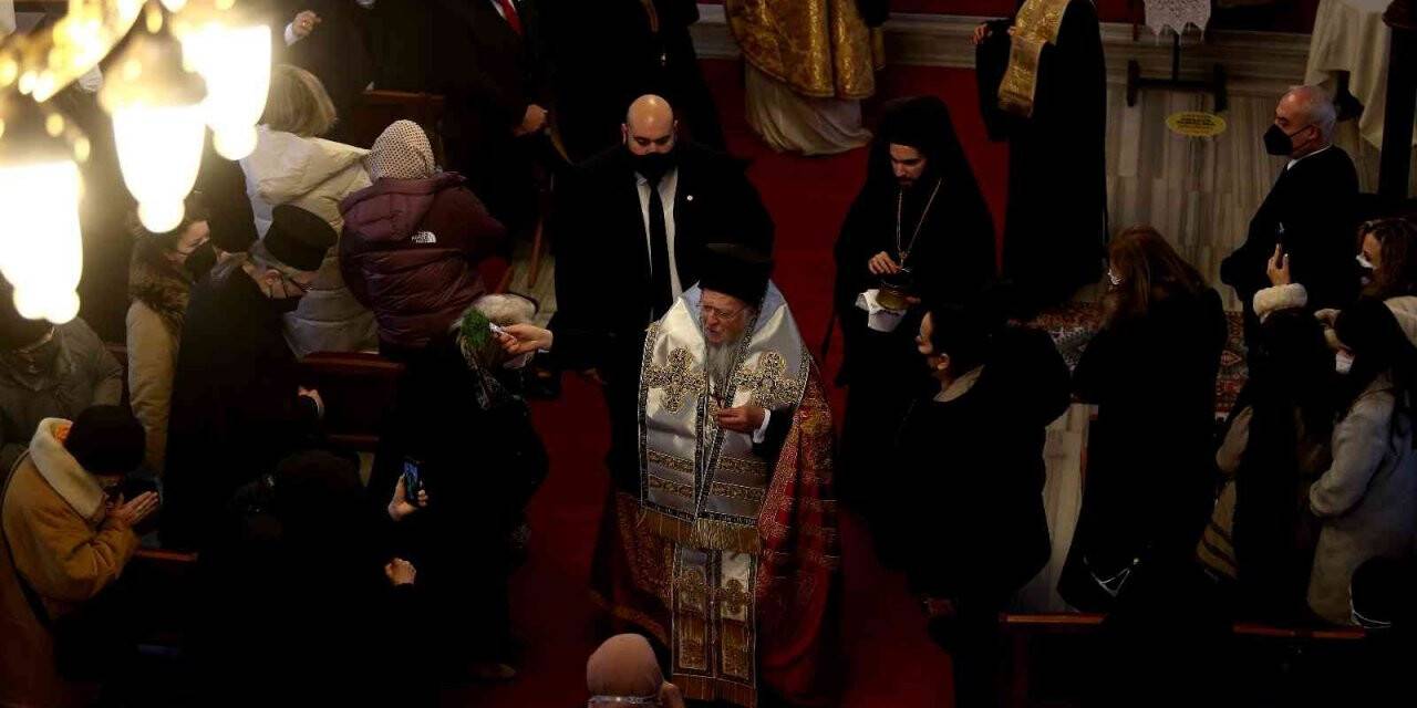 Fener Rum Patriği Bartholomeos Trilye’de ayin yönetti