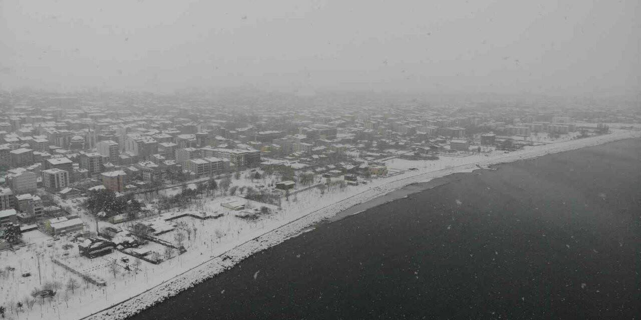 Tatvan’daki tüm köy yolları ulaşıma kapandı