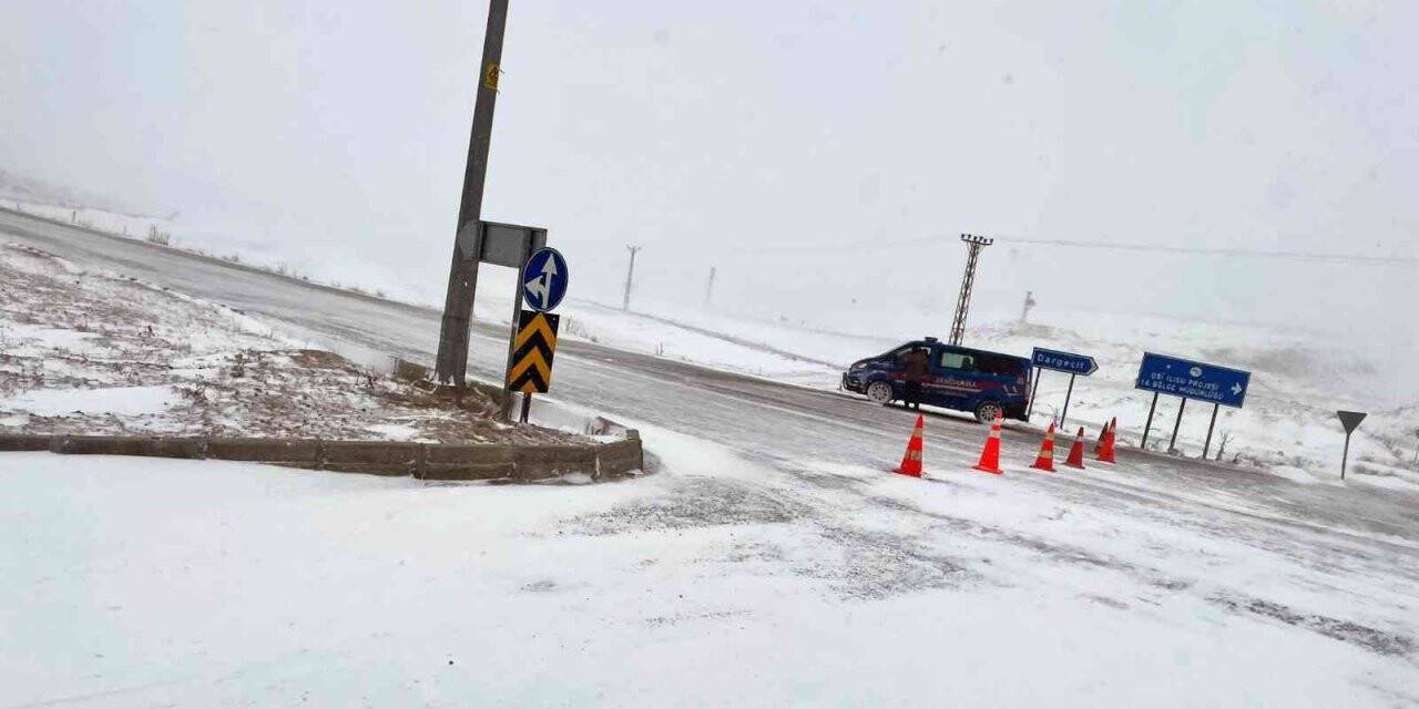 Midyat’ta bazı yollar araç trafiğine kapatıldı