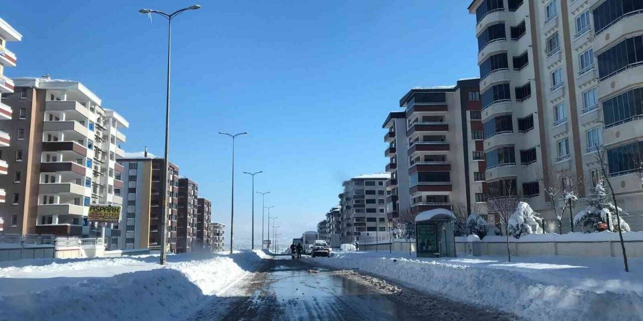 Gaziantep’te karla mücadele sürüyor