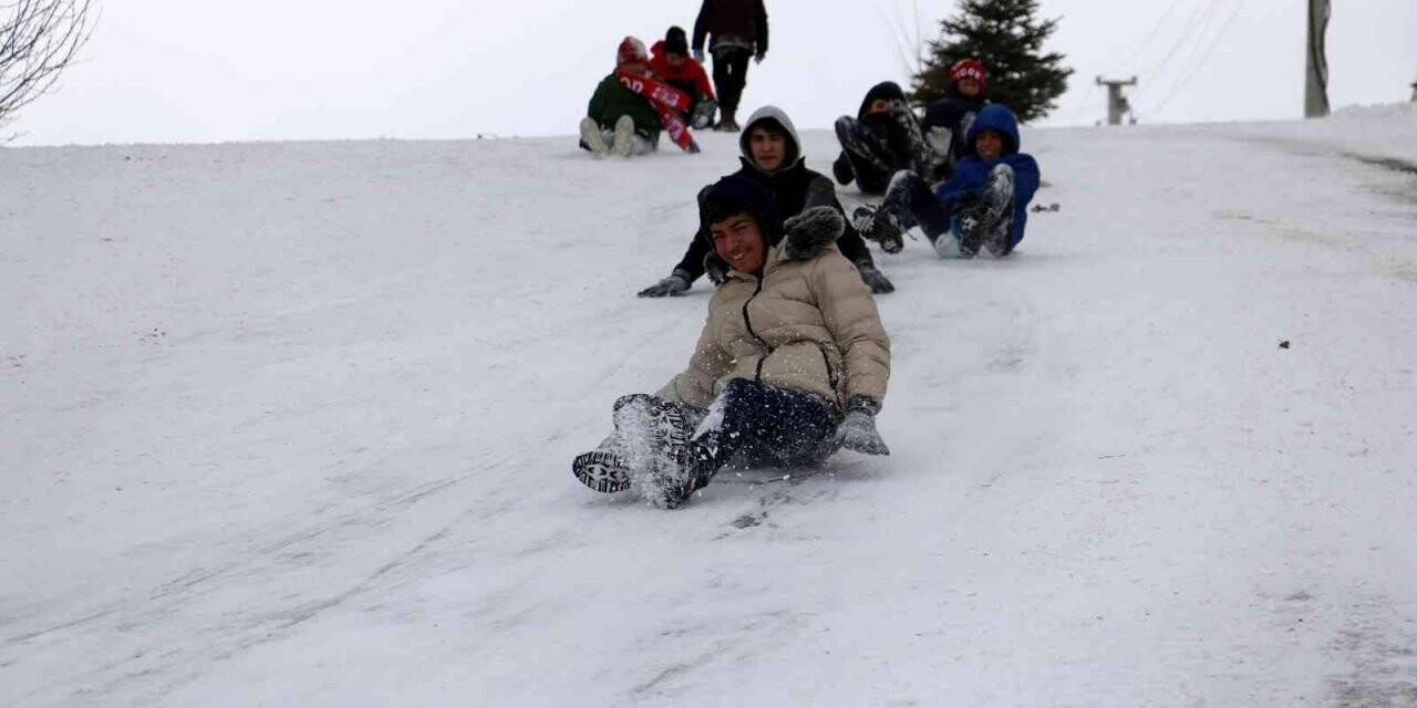 Kara hasret kalan çocuklar doyasıya eğlendi