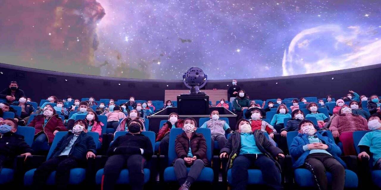 Uzayın derinliklerinin izlenebildiği planetaryum Denizlilileri bekliyor