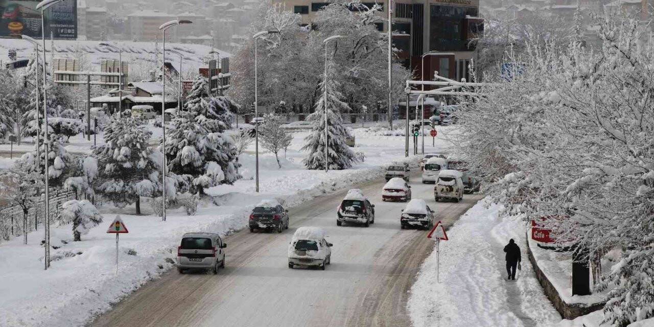 Karabük’te kar yağışı sonrası kartpostallık görüntüler oluştu