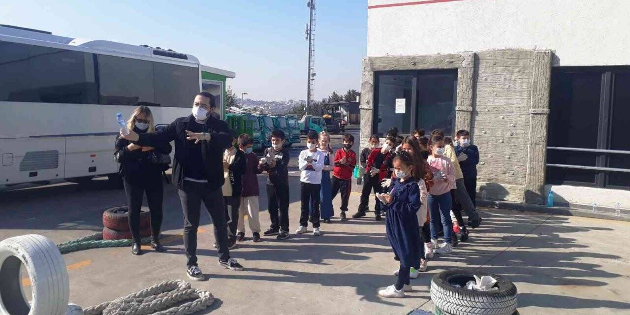 Beyoğlu’nda çocuklar eğlenerek geri dönüşüm bilinci kazanıyor